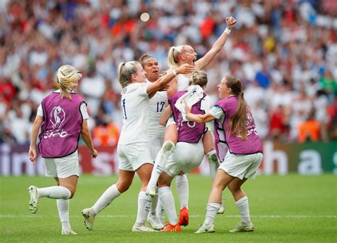 chloe kelly goal|latest scores euro lionesses.